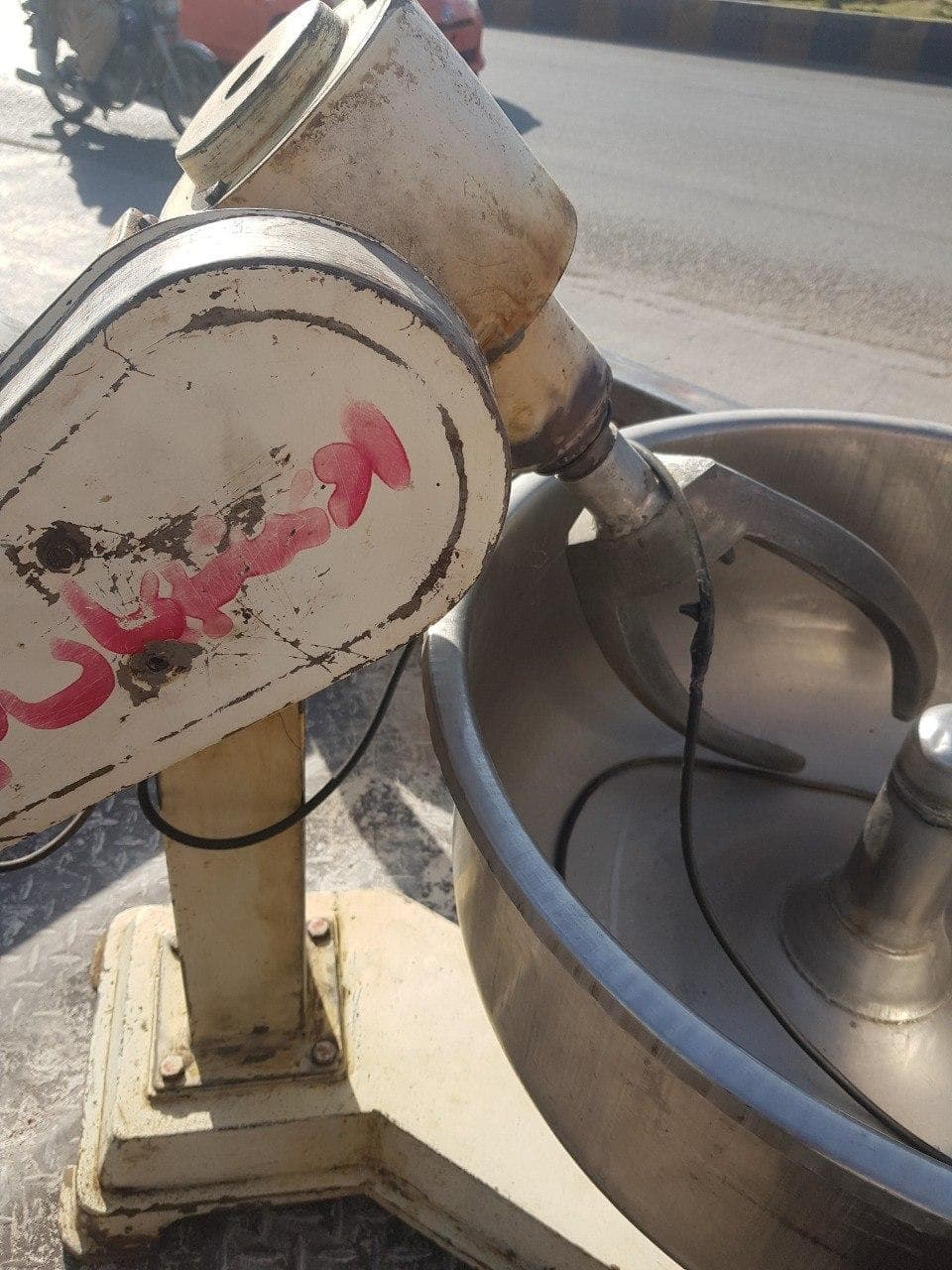 سلام فروش یک عدد دستگاه خمیر کن