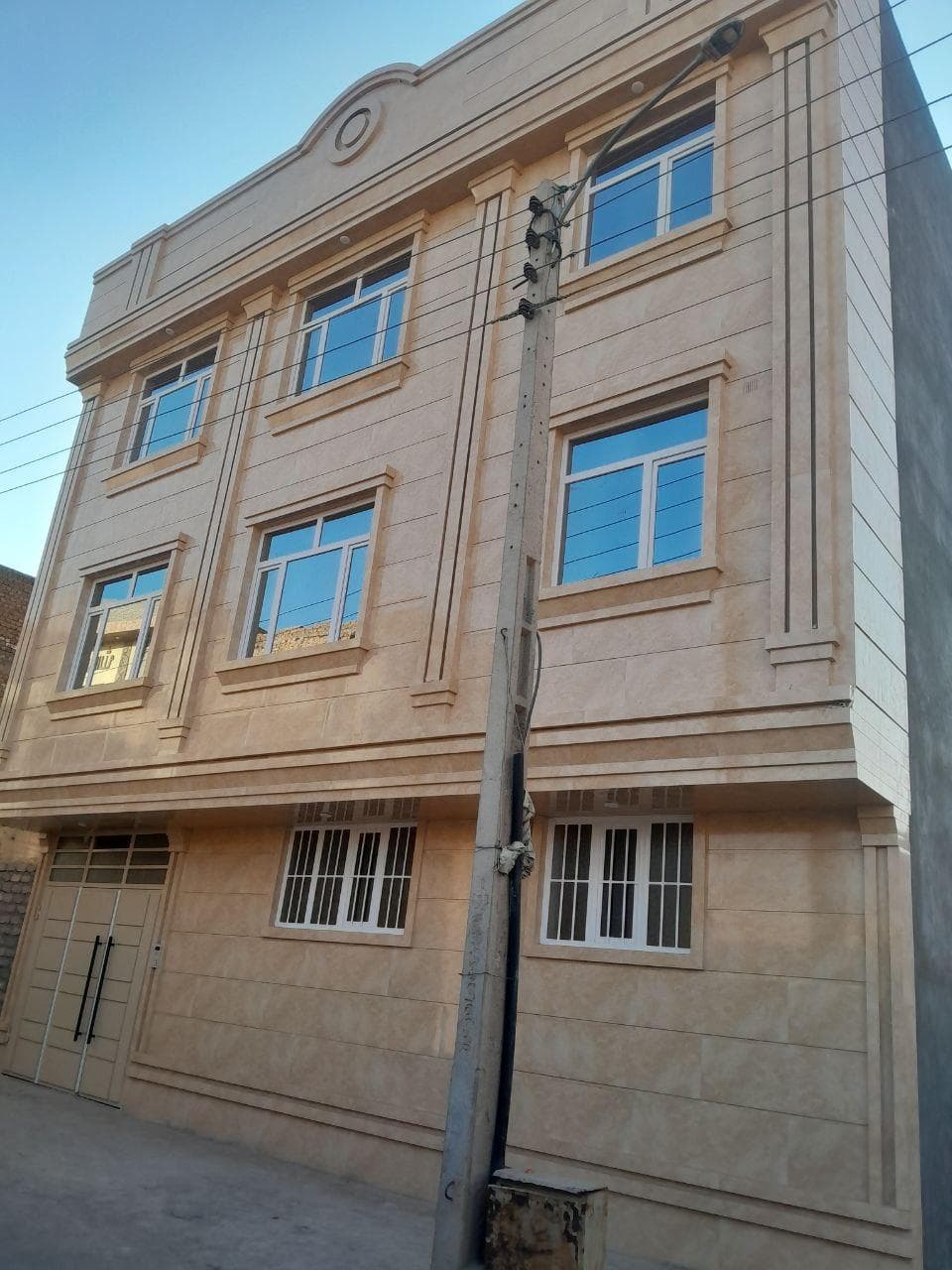 فروش خانه سه طبقه لوکس در پشت شرکت پشم