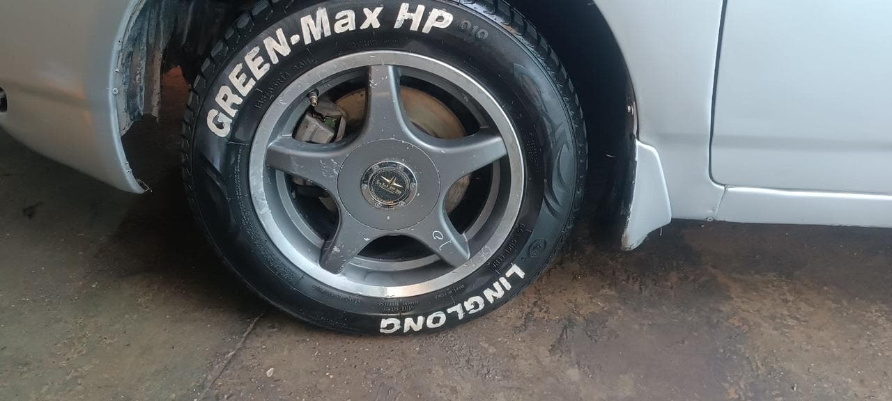 فروش عاجل نیاز به پول مدل ۲۰۰۱ چت کات ماشین کلان فورویل بوده ولی ساده شده ویلکپ تایر ها نوع کوزه نا معلوم