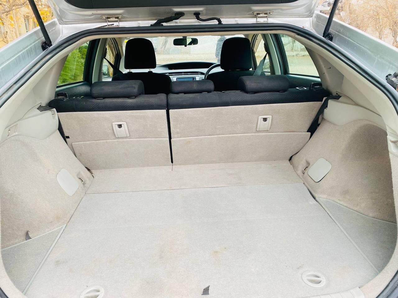 موتر پریوس مدل 2012